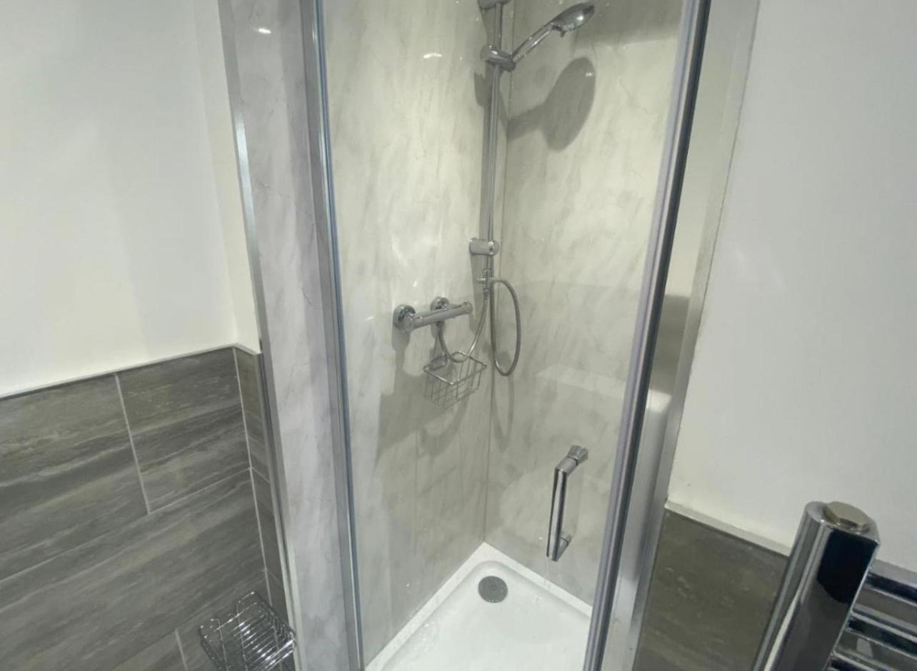 The Lily Pad Near Poole Dorset Self Contained Private Entrance And Free Parking Hotel Corfe Mullen Exterior foto
